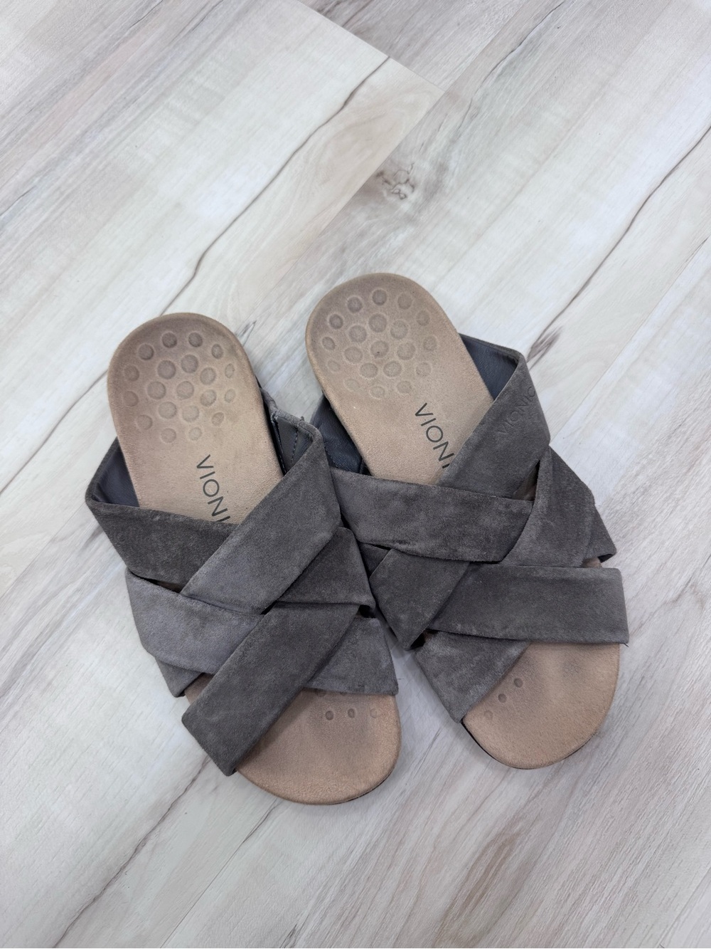 Vionic Juno Woven Slip On Sandals gray brown suede Sz 8